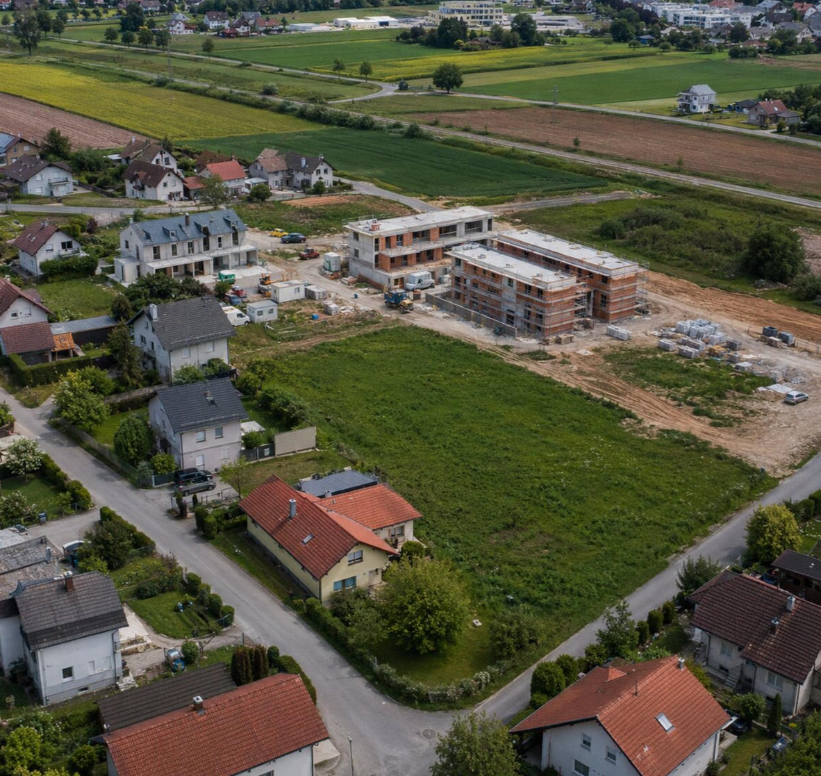 PROSTORSKI NAČRTI IN PRIHODNJI RAZVOJ