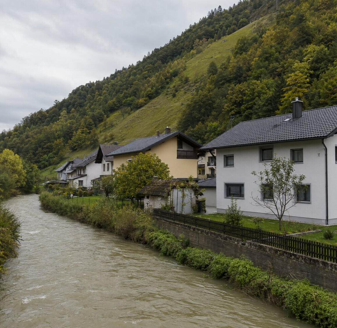 POPLAVE IN DRUGA NARAVNA TVEGANJA
